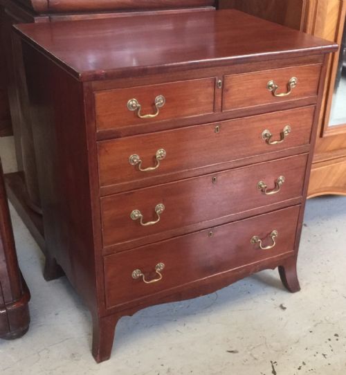 Georgian Style Mahogany Chest of Drawers on Splayed Feet Circa 1900