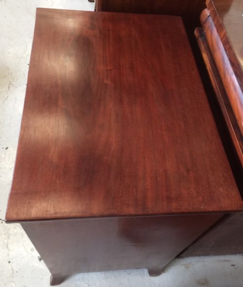 fig 1. Georgian style mahogany chest of drawers on splayed feet circa 1900