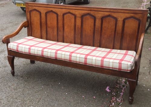 19th Century Golden Oak Settle on Cabriole Legs