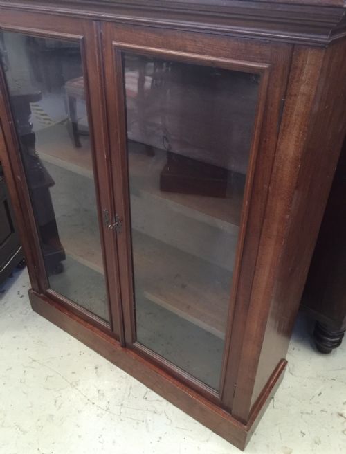 fig 1. Victorian freestanding mahogany bookshelves circa 1890