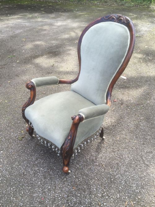 Victorian Walnut Cabriole Legged Spoon Backed Open Armchair