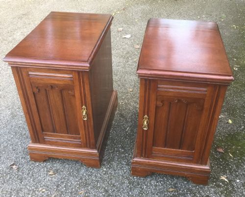 Victorian Pair of Walnut Bedside Cabinets