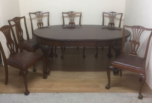 Victorian Mahogany Chippendale Style Six Seater Dining Table with Six Chairs