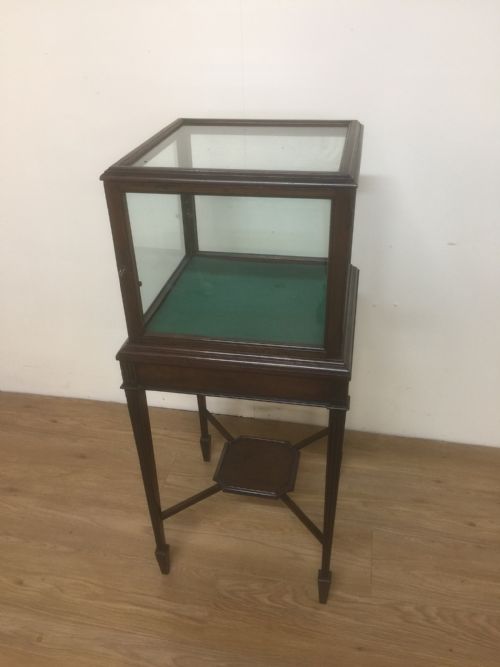 Victorian Mahogany Lockable Bijouterie Cabinet