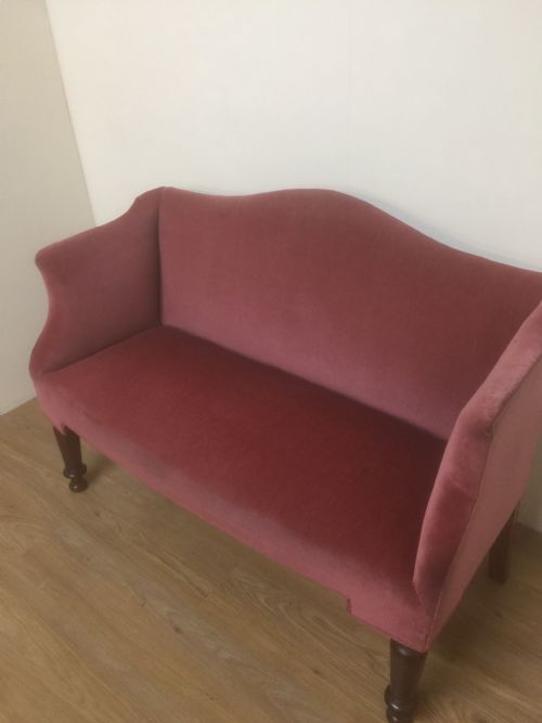 Small Early Victorian Sofa on Turned Mahogany Legs