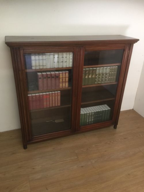 Good Quality Nineteenth Century Solid Walnut Freestanding Bookcase