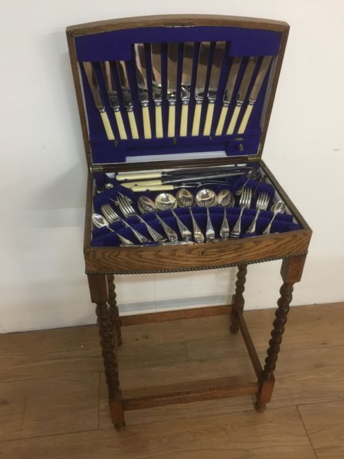 1920s Oak Canteen of Viners Cutlery Sheffield Made