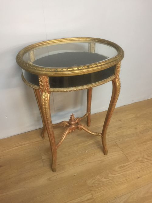 Nineteenth Century Carved and Gilded Bijouterie Cabinet