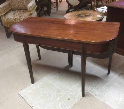 Georgian Mahogany Drop Leaf Dining Table