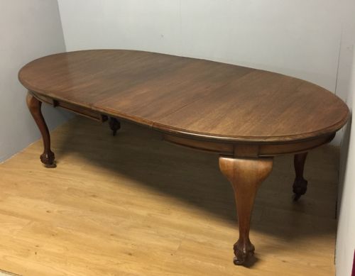 Solid Mahogany Queen Anne Style Eight Seater Extending Dining Table