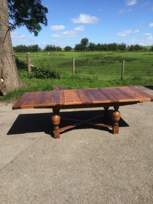 14 Seater Oak Extending Dining Table on Turned Baluster Legs
