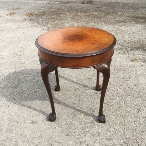 Circular Burr Walnut Lamp Table on Cabriole Legs