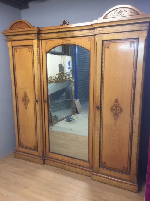 Nineteenth Century Ash Triple Wardrobe in the Manner of Lamb of Manchester