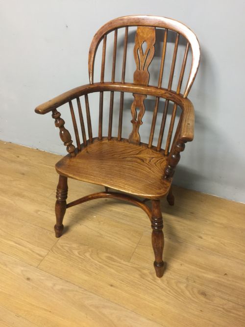 Nineteenth Century Ash and Elm Windsor Chair with Crinoline Understretcher