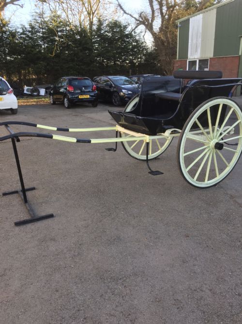 NINETEENTH CENTURY TWO WHEEL TRAP - ADDITIONAL PHOTO 1
