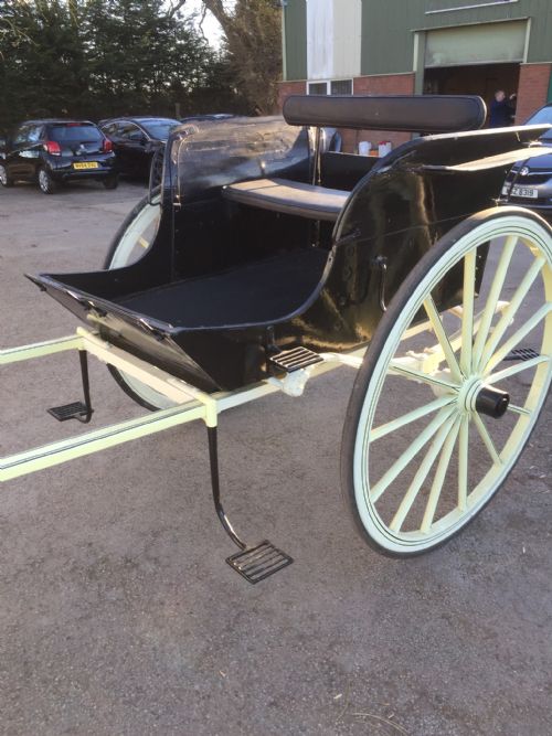 NINETEENTH CENTURY TWO WHEEL TRAP - ADDITIONAL PHOTO 4