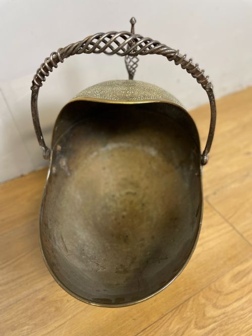 ARTS AND CRAFTS BRASS COAL HELMET - ADDITIONAL PHOTO 3
