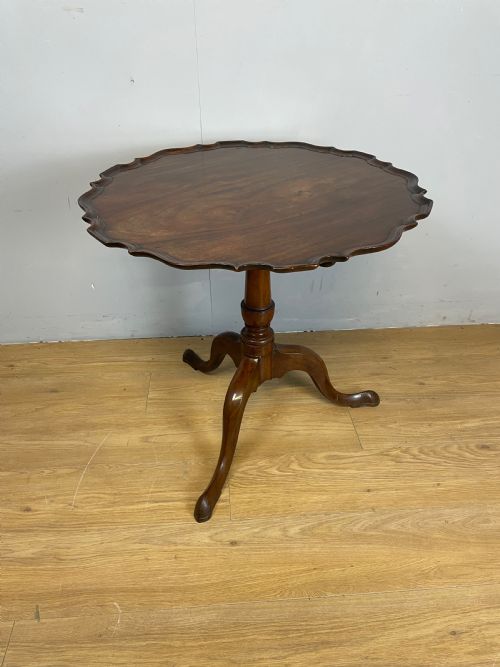 Georgian Pie Crust Top Mahogany Tripod Table
