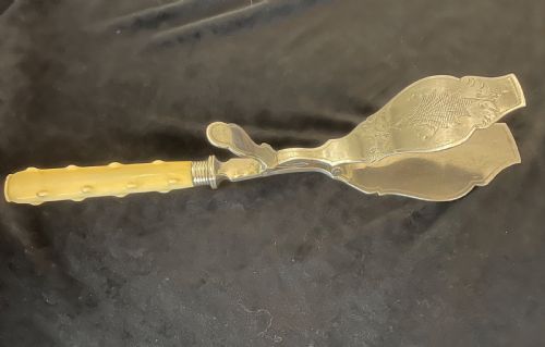 Hallmarked Silver Hinged Servers by Mappin and Webb