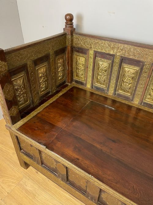 ANGLO INDIAN BOX SETTLE WITH BRASS DECORATION - ADDITIONAL PHOTO 2