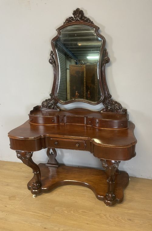 Victorian Mahogany Duchesse Dressing Table