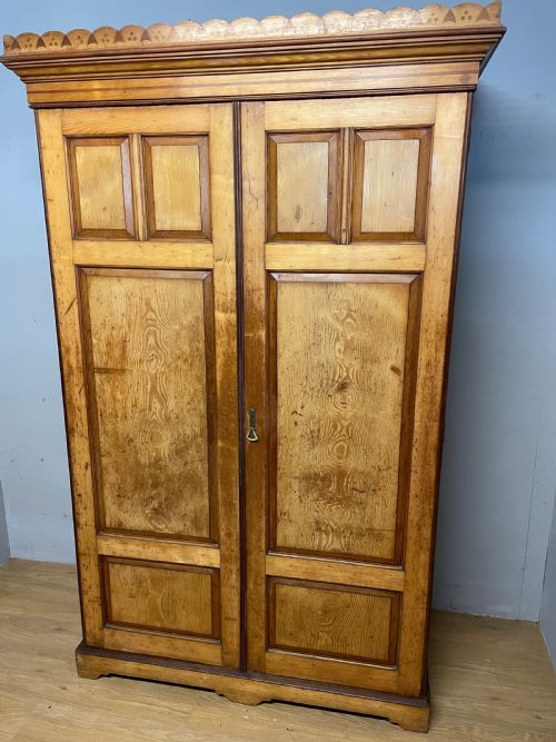 Arts and Crafts Ash Country House Double Wardrobe