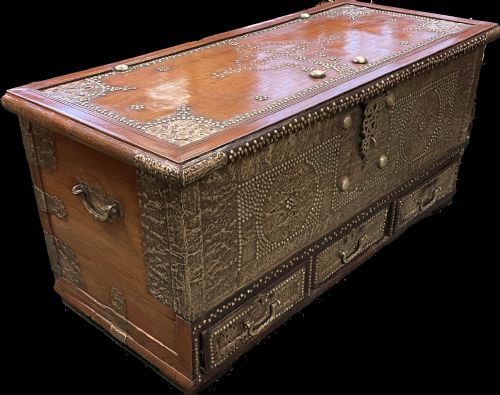 Early C19th Zanzibar Chest with Keys