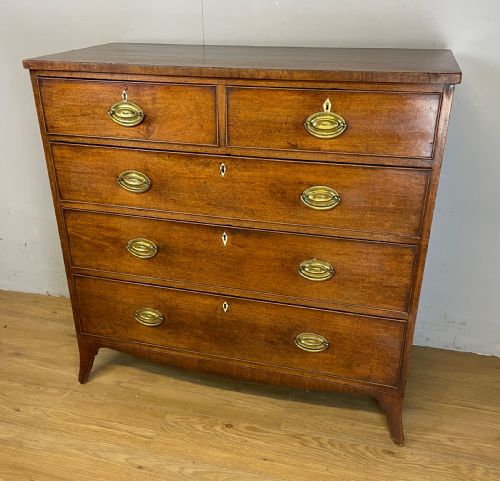 George III Mahogany Chest of Drawers on Splayed Feet