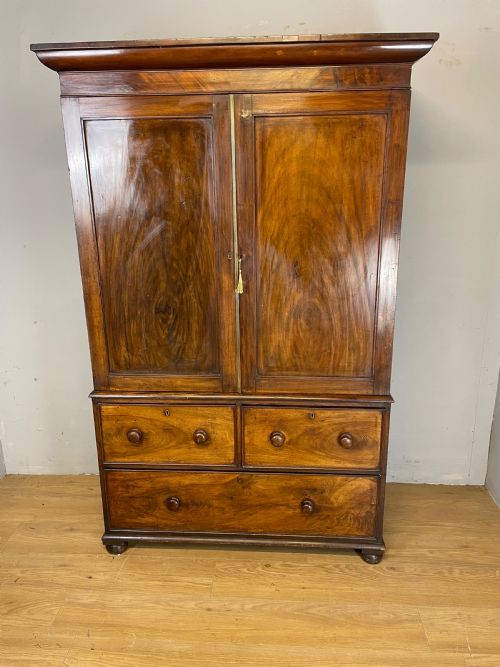 Georgian Country House Flame Mahogany Linen Press