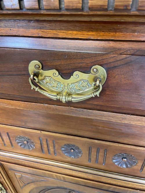 LATE C19TH SOLID WALNUT ARTS AND CRAFTS BOOKCASE OVER CUPBOARD - ADDITIONAL PHOTO 5