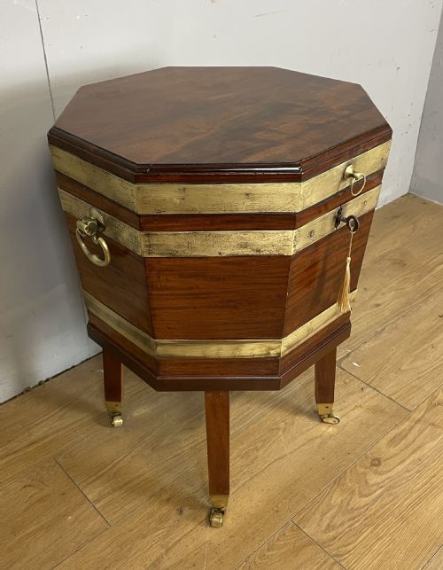 GEORGIAN MAHOGANY OCTAGONAL BRASS BOUND CELLARETTE - ADDITIONAL PHOTO 1