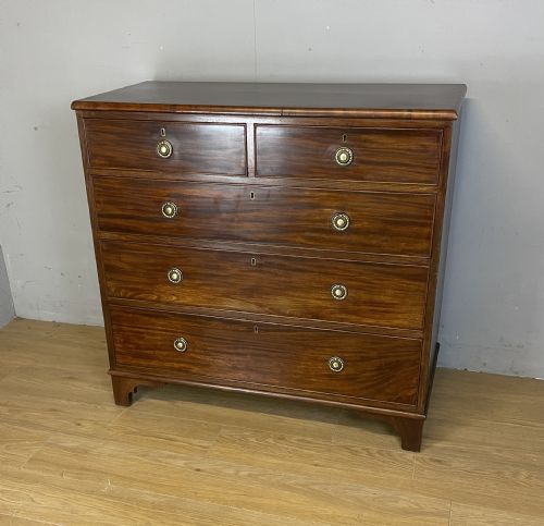 C19th Mahogany 4 Height Chest of Drawers on Bracket Feet