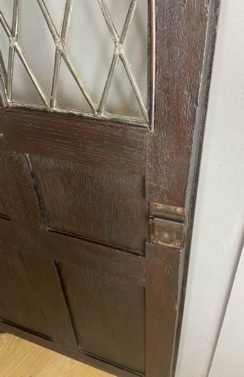 EARLY C18TH GLAZED OAK CORNER CUPBOARD CIRCA 1730 - ADDITIONAL PHOTO 2