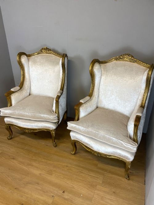 EARLY C20TH PAIR OF CARVED AND GILDED FRENCH WINGED ARMCHAIRS - ADDITIONAL PHOTO 9