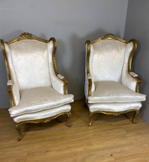 EARLY C20TH PAIR OF CARVED AND GILDED FRENCH WINGED ARMCHAIRS - ADDITIONAL PHOTO 12