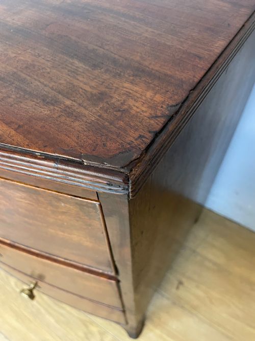 REGENCY BOW FRONT THREE HEIGHT CHEST OF DRAWERS CIRCA 1820 - ADDITIONAL PHOTO 11