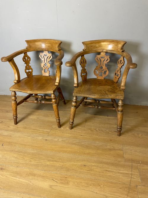Pair of C19th Ash and Elm Bow Back Windsor Chairs
