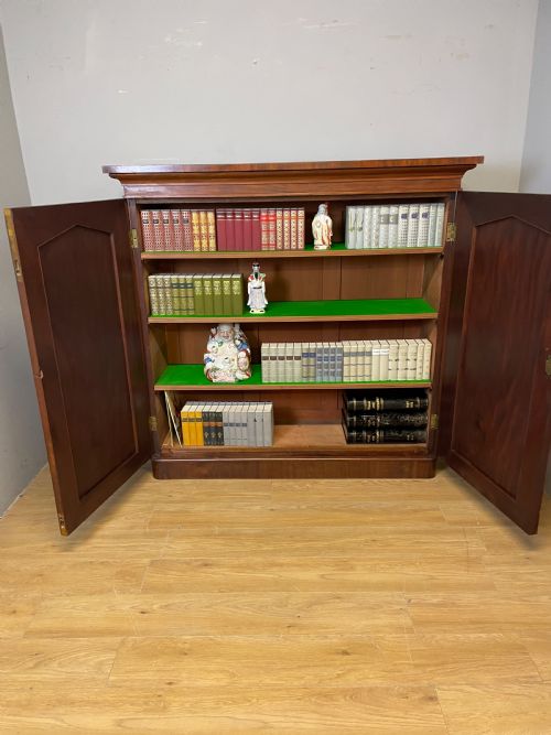 C19TH FLAME MAHOGANY COUNTRY HOUSE LIBRARY CUPBOARD - ADDITIONAL PHOTO 7