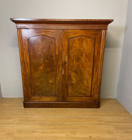 C19TH FLAME MAHOGANY COUNTRY HOUSE LIBRARY CUPBOARD - ADDITIONAL PHOTO 15