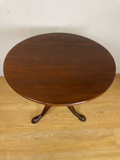 GEORGIAN MAHOGANY TRIPOD TABLE WITH GUN BARREL STEM CIRCA 1790 - ADDITIONAL PHOTO 1