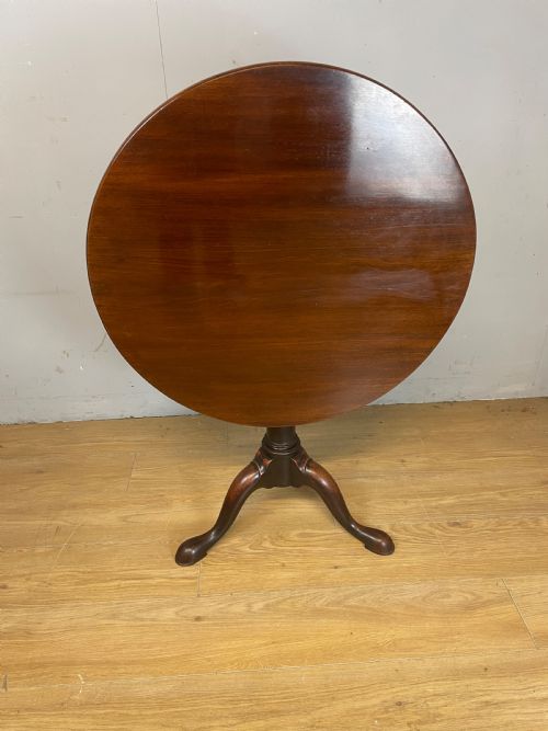 GEORGIAN MAHOGANY TRIPOD TABLE WITH GUN BARREL STEM CIRCA 1790 - ADDITIONAL PHOTO 5