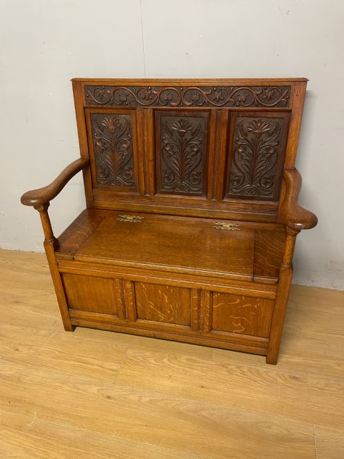 Late C19th Golden Oak Arts and Crafts Carved Box Settle
