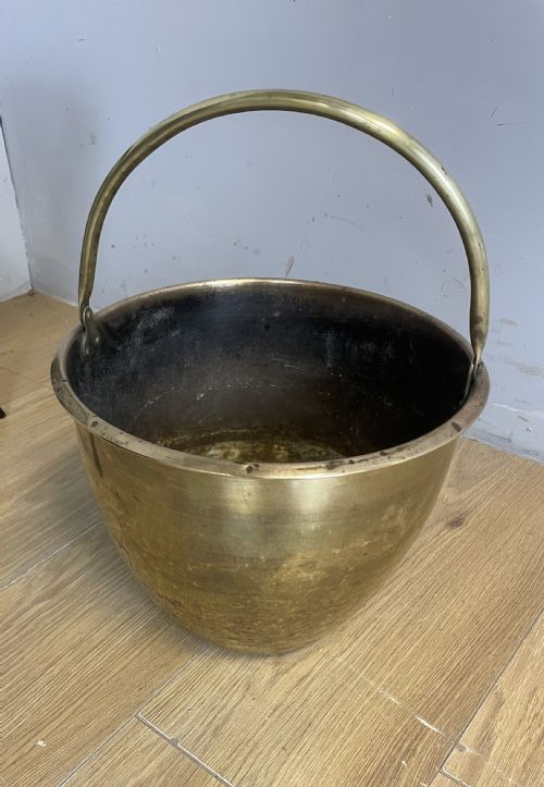 EDWARDIAN BRASS WINE COOLER IN A MAHOGANY STAND - ADDITIONAL PHOTO 7