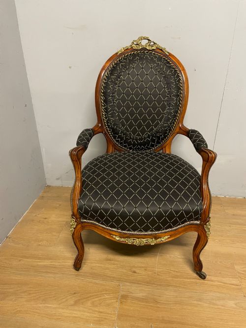 C19TH FRENCH WALNUT BRASS MOUNTED SPOON BACK ARMCHAIR - ADDITIONAL PHOTO 1