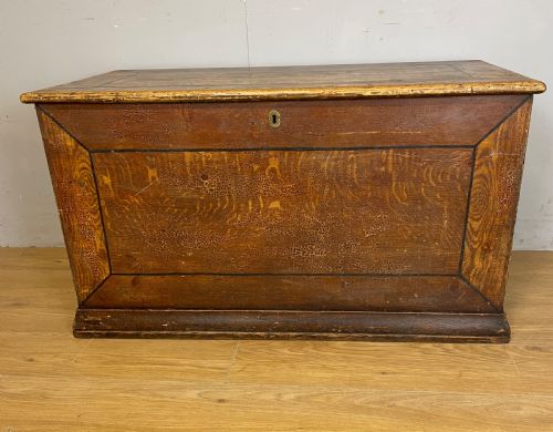 C19TH PINE BLANKET BOX WITH ORIGINAL PAINTED SCUMBLED FINISH - ADDITIONAL PHOTO 2