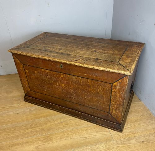 C19TH PINE BLANKET BOX WITH ORIGINAL PAINTED SCUMBLED FINISH - ADDITIONAL PHOTO 11