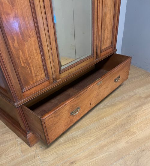 LATE C19TH ARTS AND CRAFTS SATIN WALNUT WARDROBE - ADDITIONAL PHOTO 4