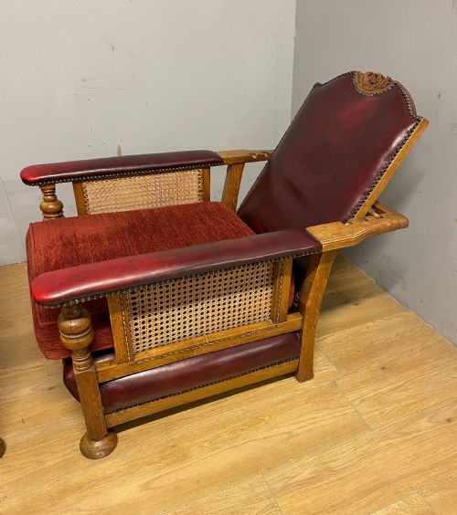PAIR OF ARTS AND CRAFTS GOLDEN OAK RECLINING LEATHER LIBRARY CHAIRS - ADDITIONAL PHOTO 3