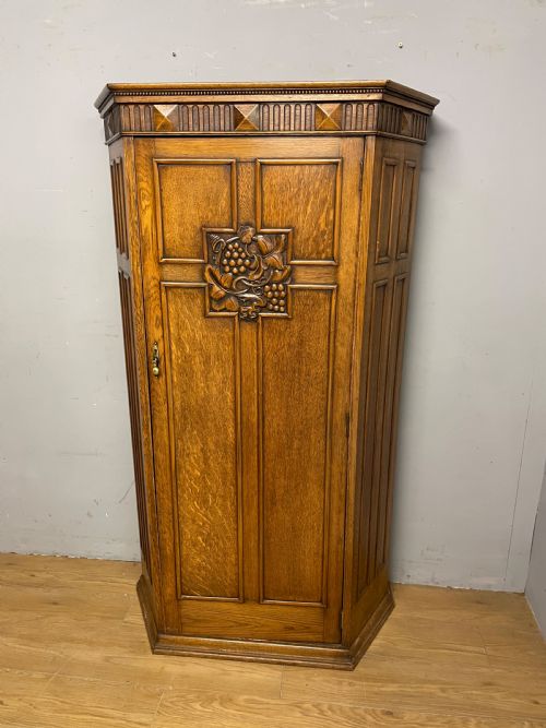 ARTS AND CRAFTS GOLDEN OAK HALL CUPBOARD - ADDITIONAL PHOTO 1