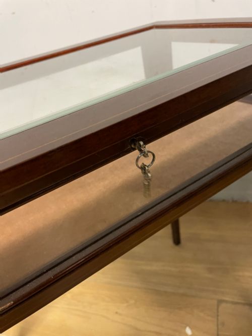 MAHOGANY BIJOUTERIE CABINET WITH INLAY AND TWO KEYS - ADDITIONAL PHOTO 4